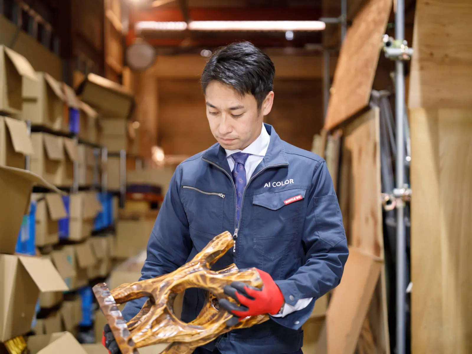 現場での丁寧な仕分け作業